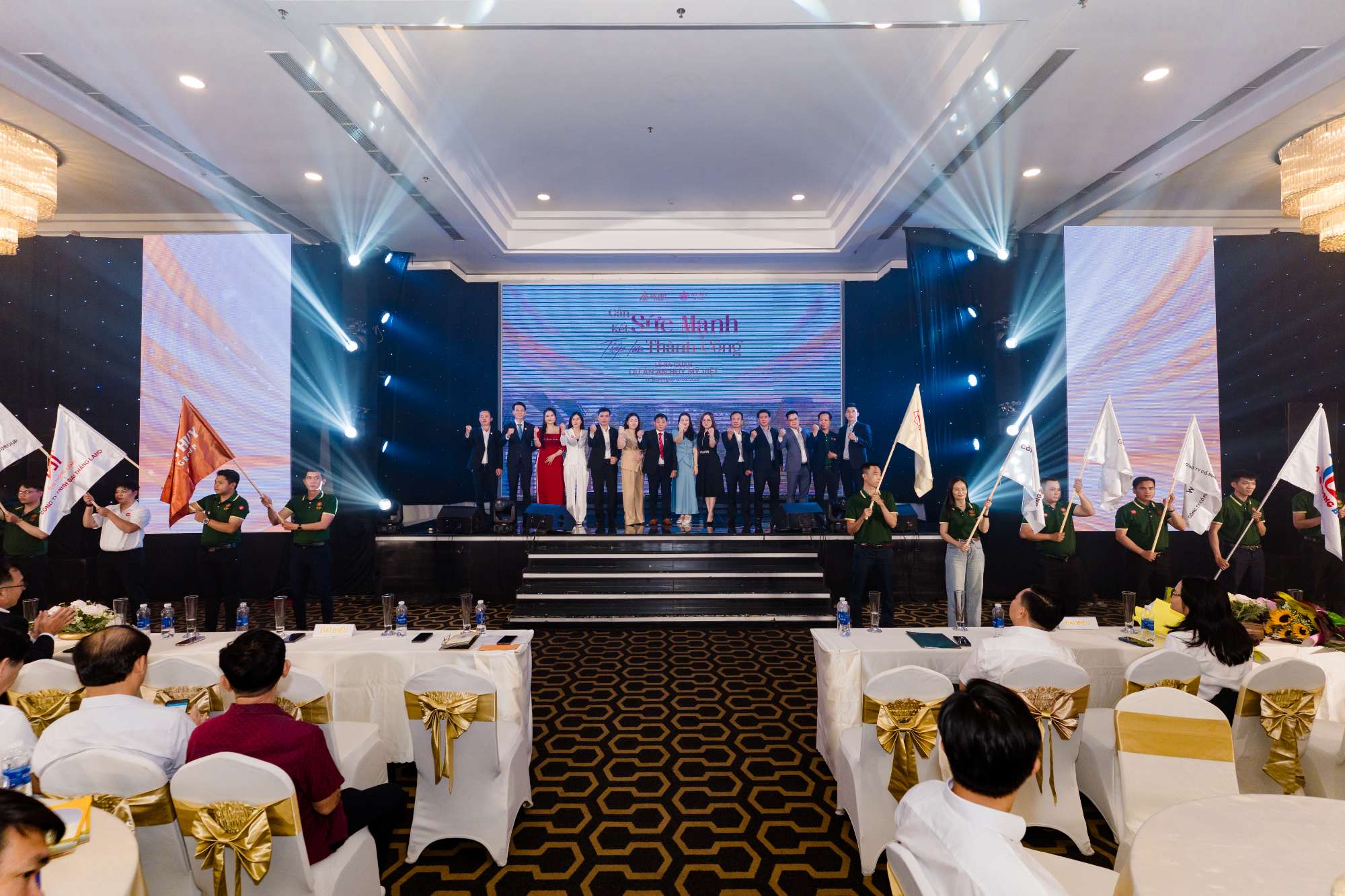 Sự kiện lễ ra quân dự án An Huy Mỹ Việt với chủ đề "Gắn kết sức mạnh -  Tiếp lửa thành công"